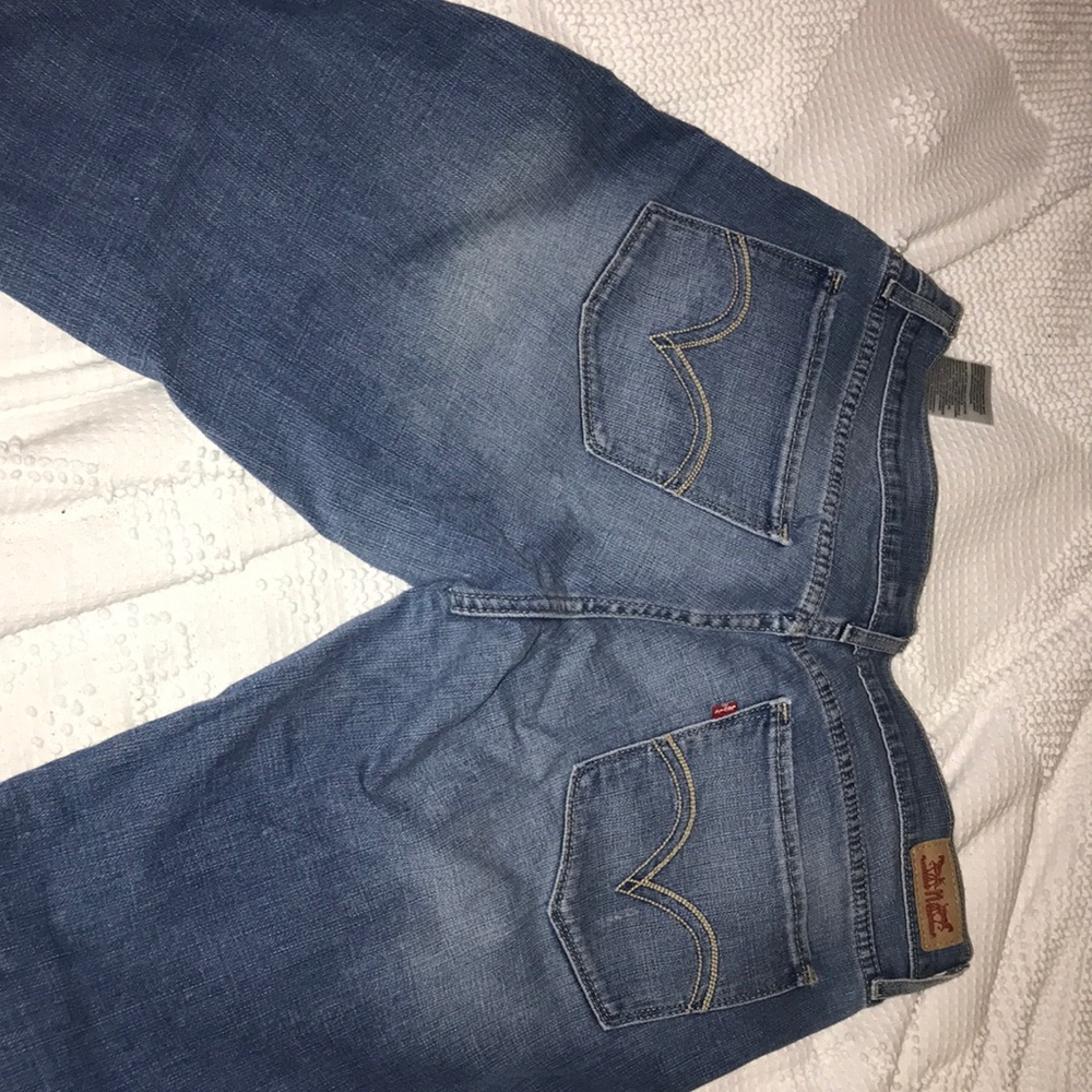 Levis Jeans Light wash of blue distressed